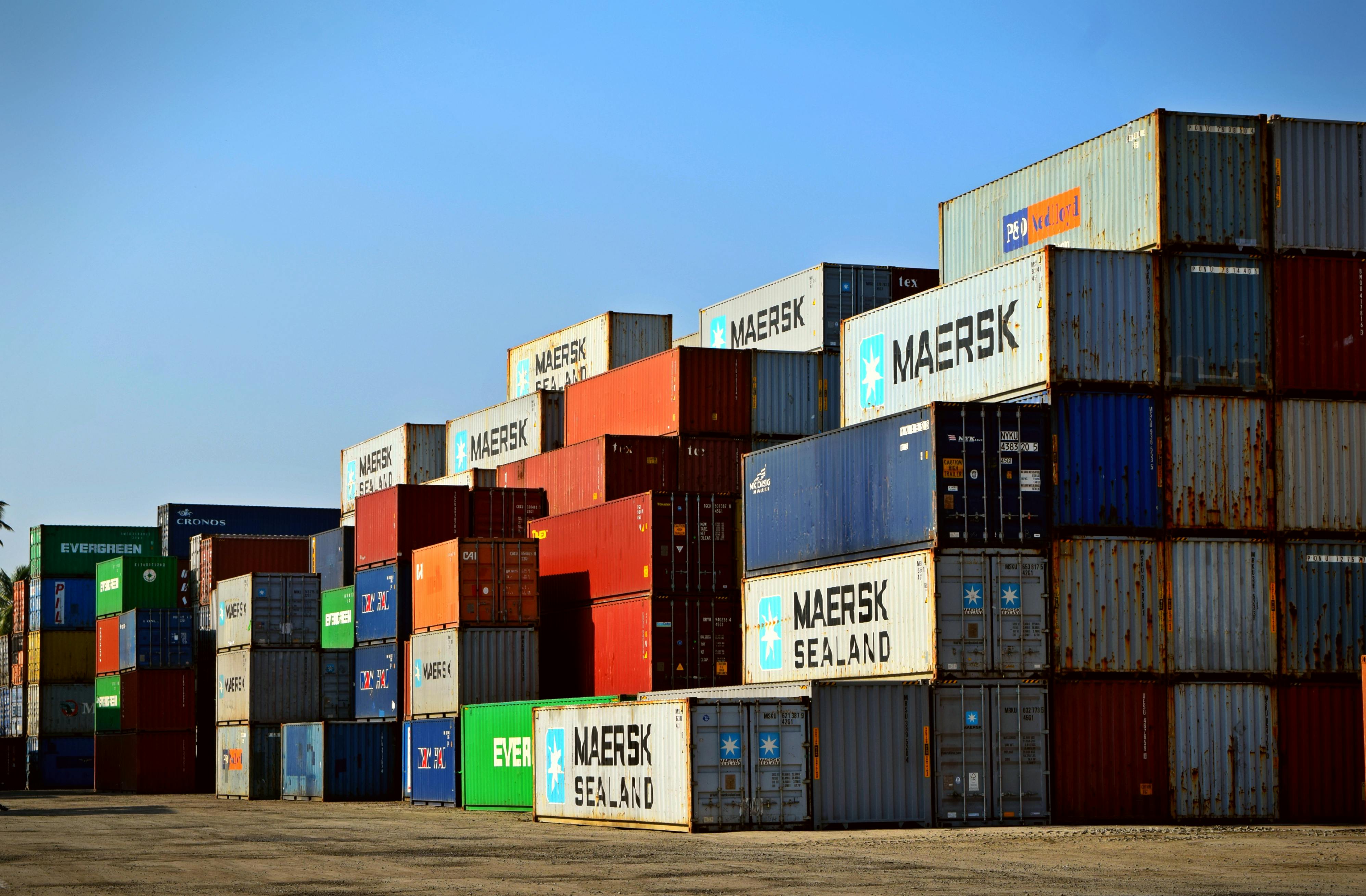 Υπό ιρανικό έλεγχο η πρώτη διέλευση των δύο containership της COSCO στο Ορμούζ 